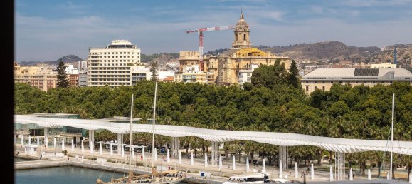 4 bedrooms Apartment in Malaga, Spain No. 188894 9