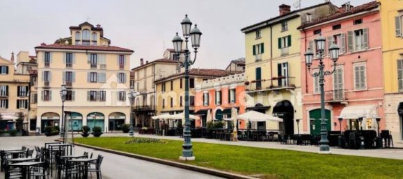 1 room Commercial property in Brescia, Italy No. 231494 2