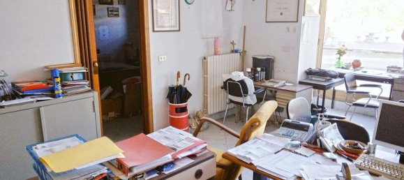 Склад 327м² в Ареццо, Италия № 324475 12