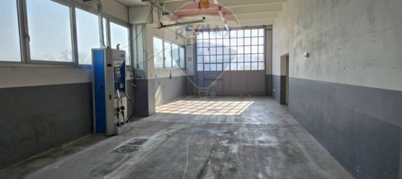 3-Zimmer Gewerbliche Immobilie in Varese, Italy, Nr. 378987 34