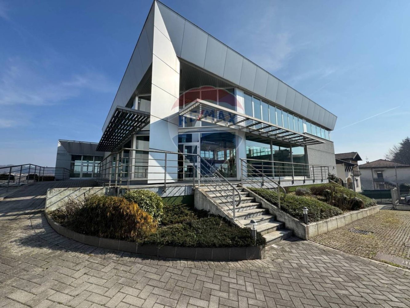 3-Zimmer Gewerbliche Immobilie in Varese, Italy, Nr. 378987