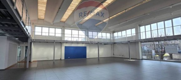 3-Zimmer Gewerbliche Immobilie in Varese, Italy, Nr. 378987 21