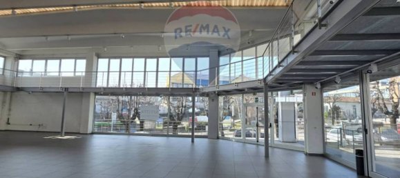 3-Zimmer Gewerbliche Immobilie in Varese, Italy, Nr. 378987 22