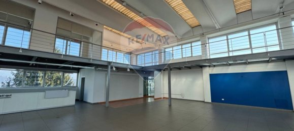 3-Zimmer Gewerbliche Immobilie in Varese, Italy, Nr. 378987 9