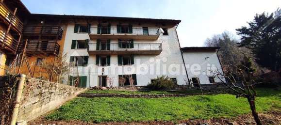 6 bedrooms House in Val Brembilla, Italy No. 81378 2