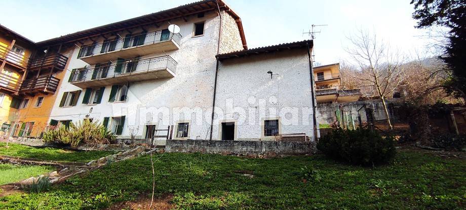 6 bedrooms House in Val Brembilla, Italy No. 81378