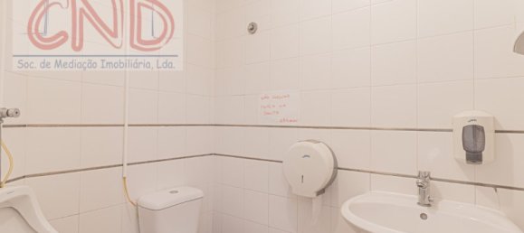 47m² Commercial property in Rio de Mouro, Portugal No. 87687 12