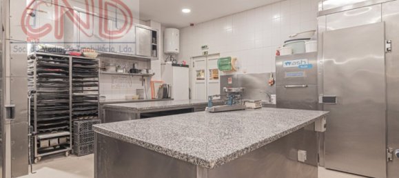 47m² Commercial property in Rio de Mouro, Portugal No. 87687 9