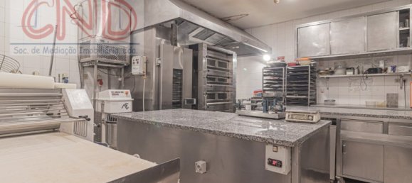 47m² Commercial property in Rio de Mouro, Portugal No. 87687 8