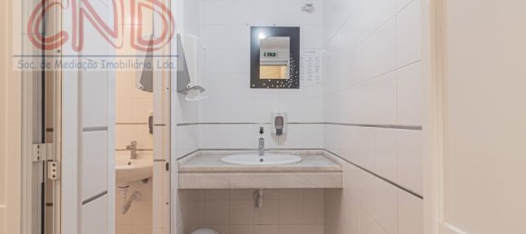 47m² Commercial property in Rio de Mouro, Portugal No. 87687 10