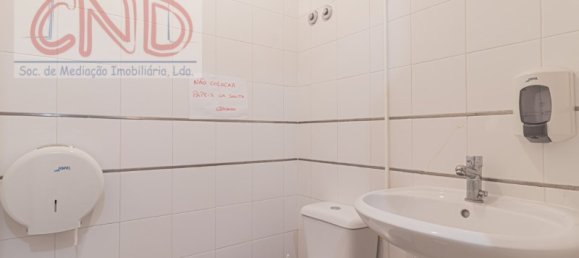 47m² Commercial property in Rio de Mouro, Portugal No. 87687 11