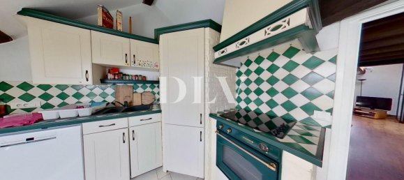 2 Schlafzimmer Doppelhaus in Fontainebleau, France, Nr. 351618 2