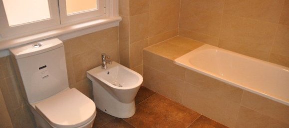 3 bedrooms Apartment in Lisbon, Portugal No. 189906 10