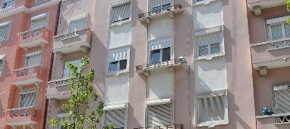 3 bedrooms Apartment in Lisbon, Portugal No. 189906 3