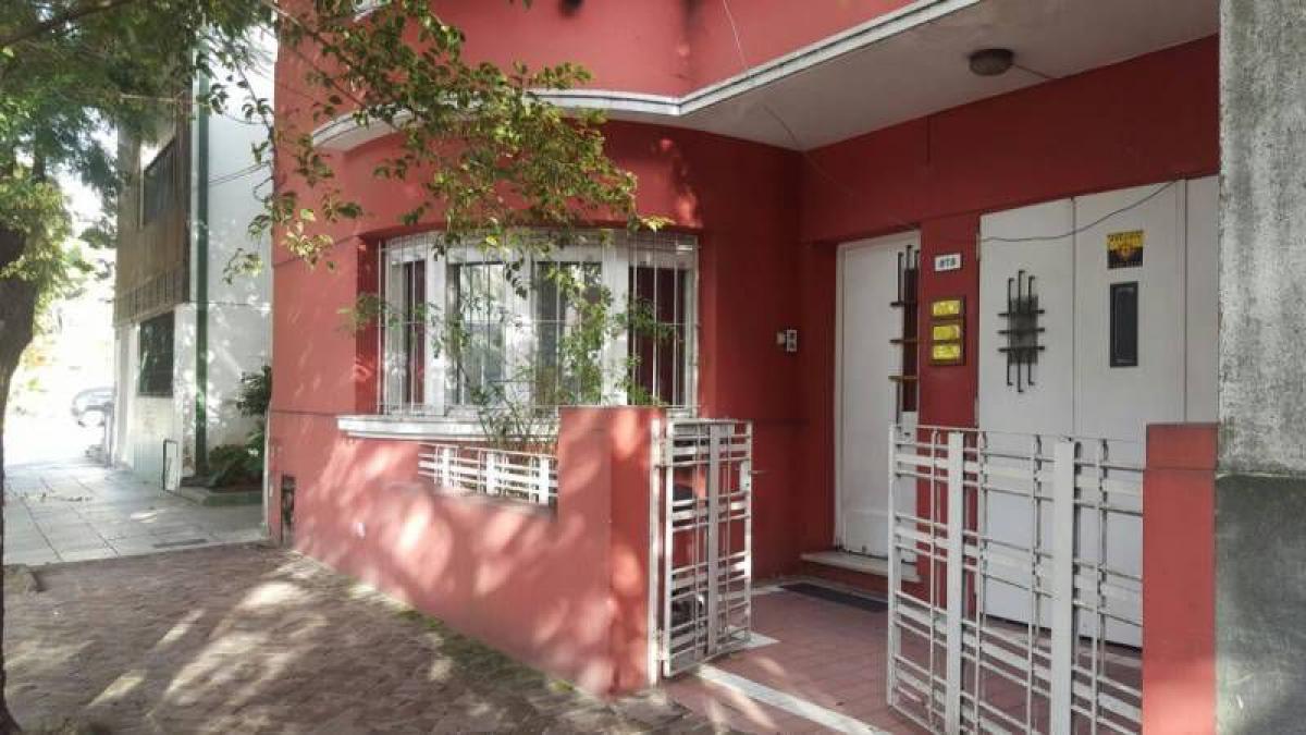 4 bedrooms House in Quilmes, Argentina No. 585