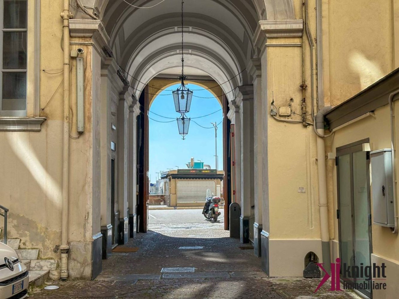 5-Zimmer Büro in Naples, Italy, Nr. 12396