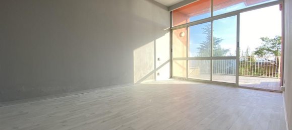 Квартира с 3 комнатами в Лайгуэлья, Италия № 117624 4