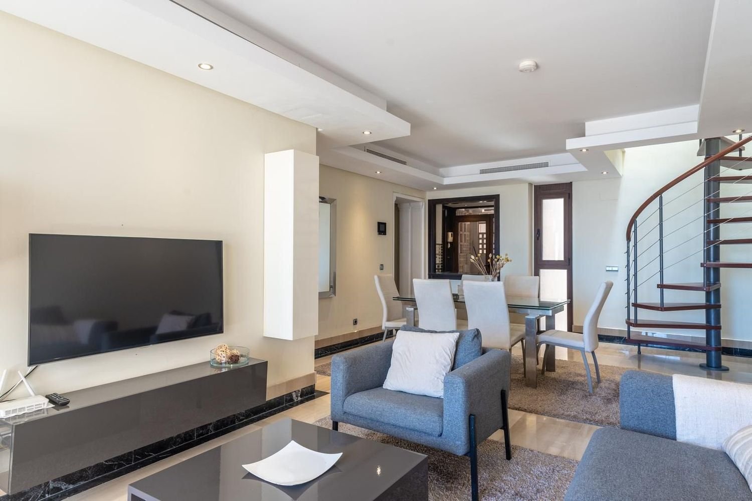 2 bedrooms Penthouse in Estepona, Spain No. 53048