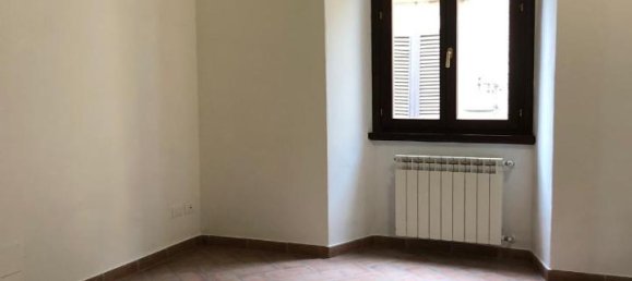 5 rooms Apartment in Poggibonsi, Italy No. 112789 9