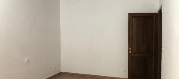 5 rooms Apartment in Poggibonsi, Italy No. 112789 11