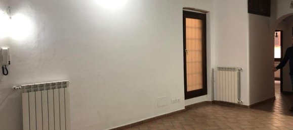 5 rooms Apartment in Poggibonsi, Italy No. 112789 3