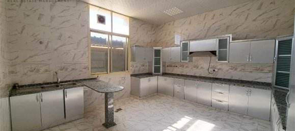 8 bedrooms Villa in Seih Al Ghubb, UAE No. 23155 4