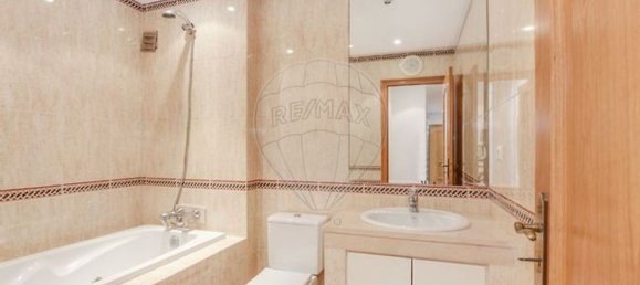 3 bedrooms Apartment in Lisbon, Portugal No. 122382 6