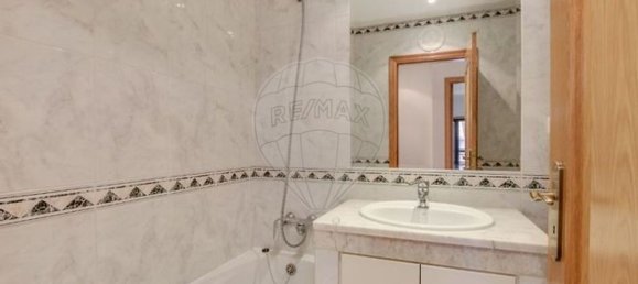 3 bedrooms Apartment in Lisbon, Portugal No. 122382 5