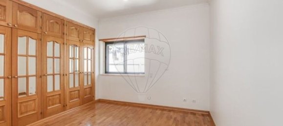 3 bedrooms Apartment in Lisbon, Portugal No. 122382 4