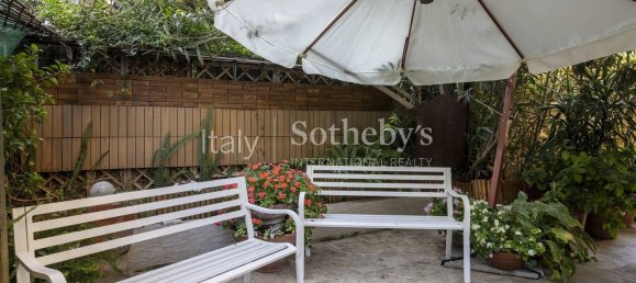 6 bedrooms Apartment in Rome, Italy No. 365233 2