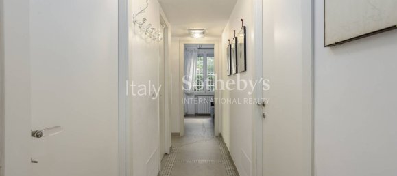6 bedrooms Apartment in Rome, Italy No. 365233 9