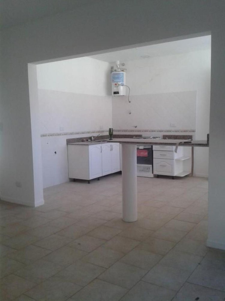 2 bedrooms House in Tres de Febrero, Argentina No. 5882