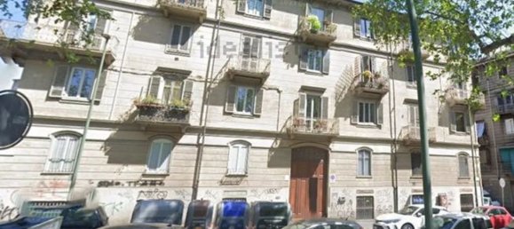3 bedrooms Apartment in Turin, Italy No. 375213 4