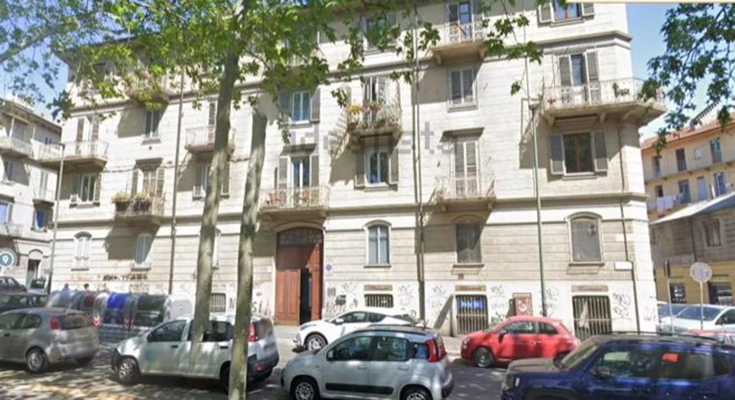 3 bedrooms Apartment in Turin, Italy No. 375213