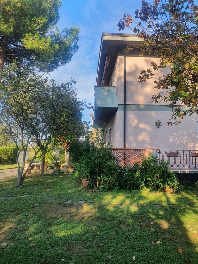 5-Zimmer Villa in Carrara, Italy, Nr. 45770