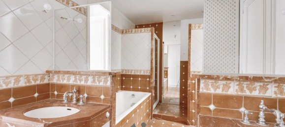 7 rooms Apartment in Paris, France No. 360777 3