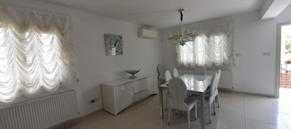 4 bedrooms Villa in Limassol, Cyprus No. 12836 3
