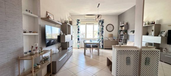 3 rooms Apartment in Naples, Italy No. 37371 7