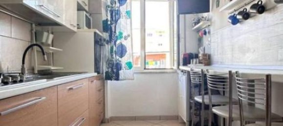 3 rooms Apartment in Naples, Italy No. 37371 12