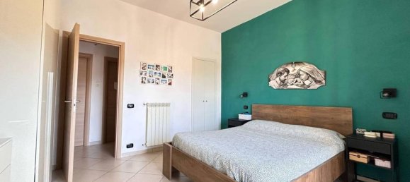 3 rooms Apartment in Naples, Italy No. 37371 15