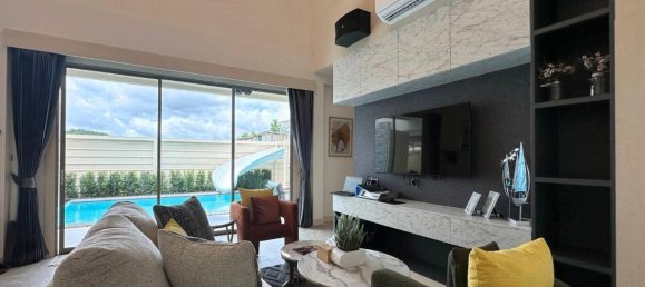 4 bedrooms Penthouse in Pattaya, Thailand No. 22573 2