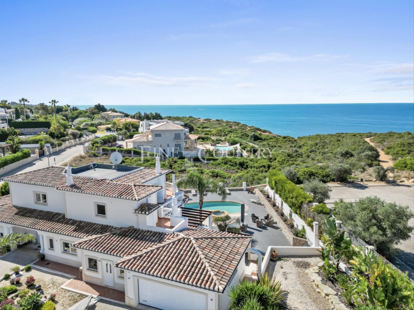 7 bedrooms Villa in Lagoa, Portugal No. 97951