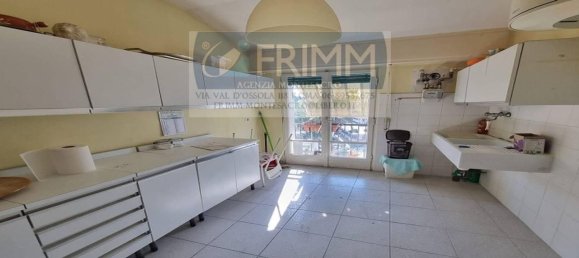 Apartamento de 3 habitaciónes en Rome, Italy No. 227611 10