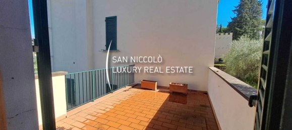 3 bedrooms House in Florence, Italy No. 48313 17