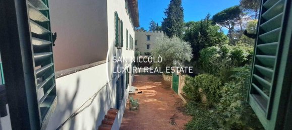 3 bedrooms House in Florence, Italy No. 48313 16