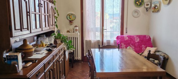 4 bedrooms Apartment in Prato, Italy No. 344093 3