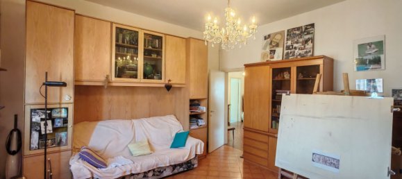 4 bedrooms Apartment in Prato, Italy No. 344093 7