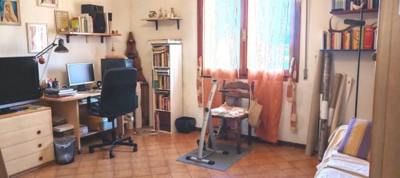 4 bedrooms Apartment in Prato, Italy No. 344093 9