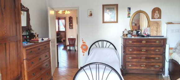 4 bedrooms Apartment in Prato, Italy No. 344093 15