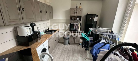 7 rooms Building in Calais, France No. 57479 3